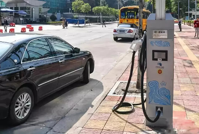 5G已來，5G智慧路燈有機(jī)會(huì)勝出嗎.webp.jpg