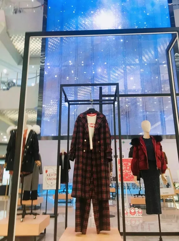 這面3層樓高的壹品玉屏，帶火這座16萬(wàn)㎡購(gòu)物中心的線下?tīng)I(yíng)銷 7.webp.jpg