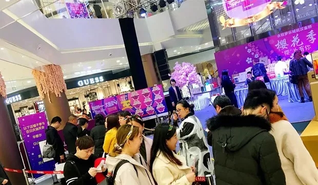 這面3層樓高的壹品玉屏，帶火這座16萬(wàn)㎡購(gòu)物中心的線下?tīng)I(yíng)銷 10.webp.jpg