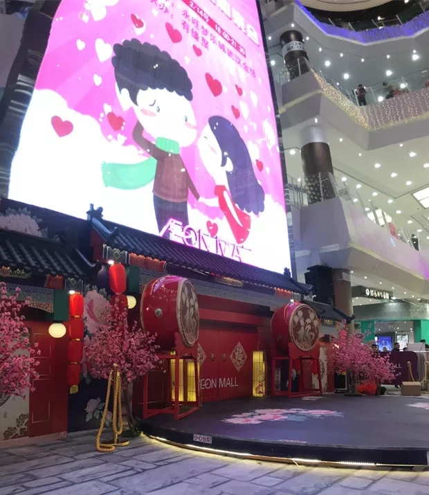 這面3層樓高的壹品玉屏，帶火這座16萬(wàn)㎡購(gòu)物中心的線下?tīng)I(yíng)銷 3.webp.jpg