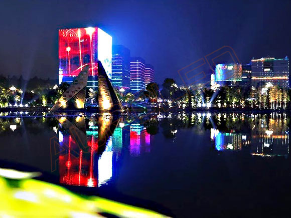 城市景觀亮化工程的興起對(duì)戶外<a href=http://www.10yuemami.com/toumingping/ target=_blank class=infotextkey>透明屏</a>發(fā)展的意義